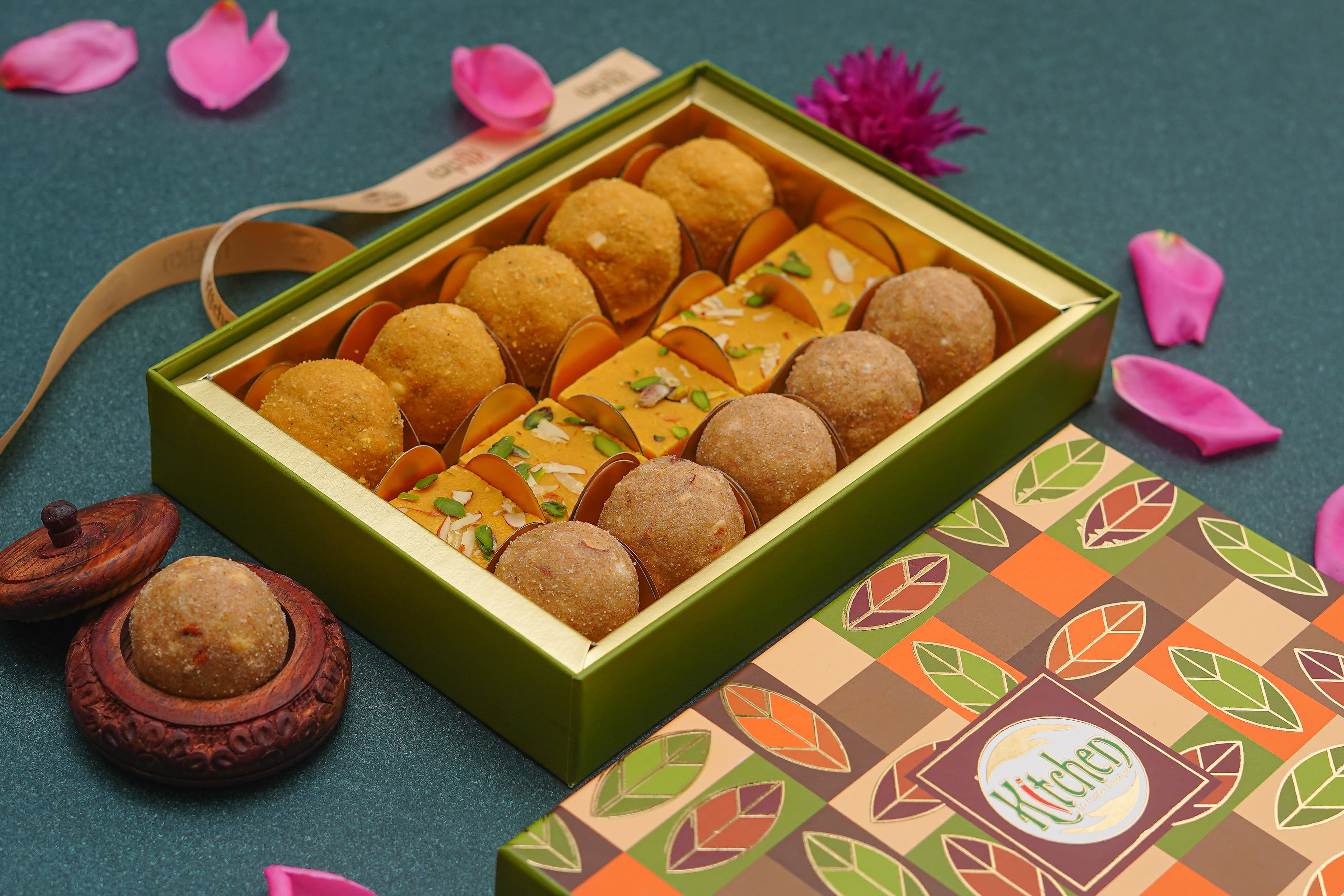 footer_bg_img footer_bg_img